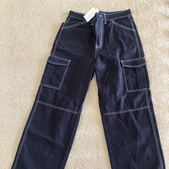 H&M 90s Baggy Cargo Jeans Black NWT Size 8 - Picture 2 of 8